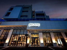 Blanc Hotel & Resort