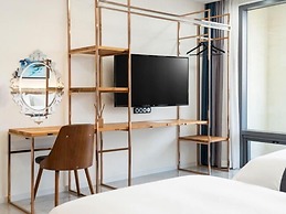 Blanc Hotel & Resort