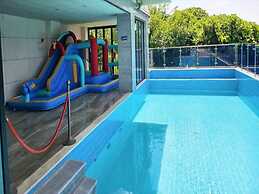 Blanc Hotel & Resort