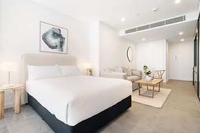 Modern Studio With Rooftop and BBQ Access