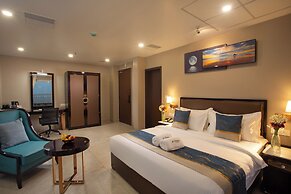 Le Crown Hotel