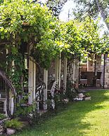Petrino Eco Village