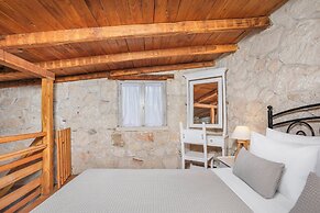 Petrino Eco Village