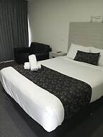 Big Valley Lakeside Paradise Motor Inn