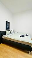 Lovely 2BR for 5 Peaceful Central Stay