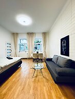 Lovely 2BR for 5 Peaceful Central Stay