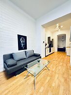 Lovely 2BR for 5 Peaceful Central Stay