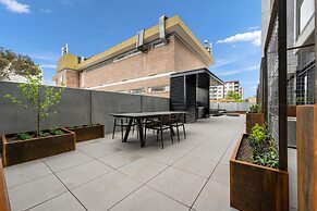 Bright Studio in Braddon With Parking