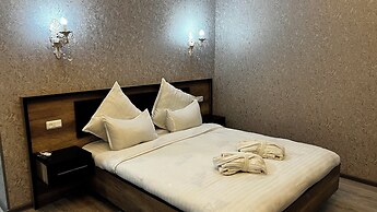 Diyor Hotel Margilon