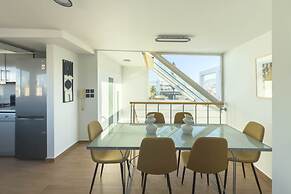 Acropolis Sky Retreat Jacuzzi 3BR Maisonette
