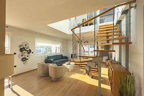 Acropolis Sky Retreat Jacuzzi 3BR Maisonette