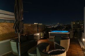 Acropolis Sky Retreat Jacuzzi 3BR Maisonette