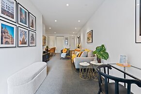 Central Entertainer With Panoramic City Views