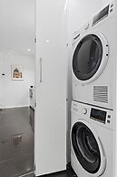 Central Entertainer With Panoramic City Views