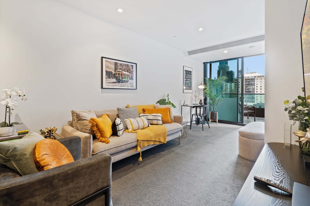 Central Entertainer With Panoramic City Views