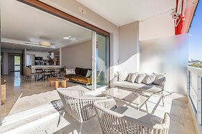 Bright Apartment With Sea View