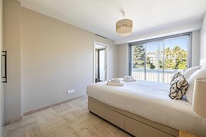 Bright Apartment With Sea View