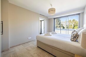 Bright Apartment With Sea View