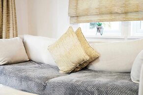 Host Stay Hideaway Retreat
