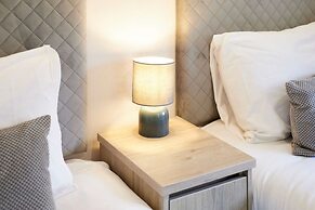 Host Stay Hideaway Retreat