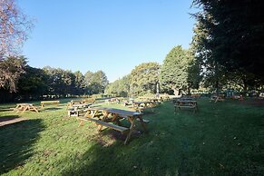 Host Stay Hideaway Retreat