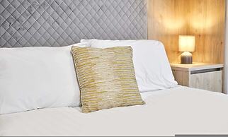 Host Stay Hideaway Retreat