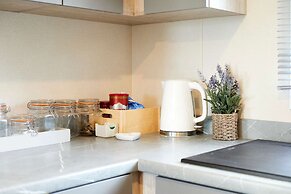 Host Stay Pine Lodge