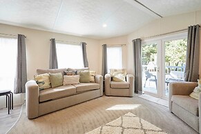 Host Stay Pine Lodge