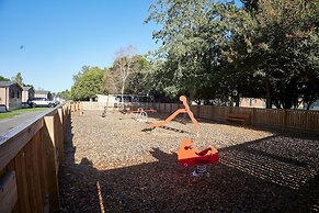 Host Stay Squirrel Lodge