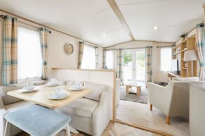 Host Stay Squirrel Lodge