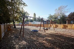 Host Stay Squirrel Lodge
