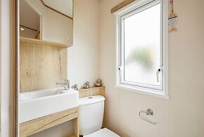 Host Stay Squirrel Lodge