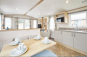 Host Stay Squirrel Lodge