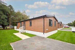 Host Stay Lucky Lodge