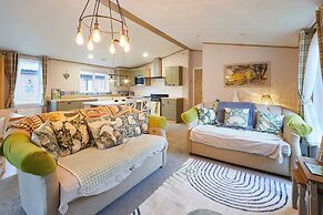 Host Stay Lucky Lodge