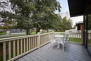 Host Stay Brackencroft Lodge