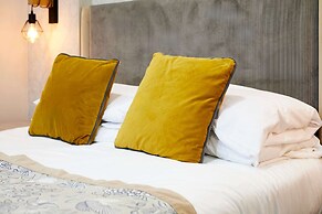 Host Stay Brackencroft Lodge