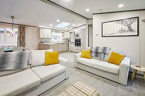 Host Stay Brackencroft Lodge