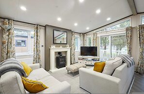 Host Stay Brackencroft Lodge