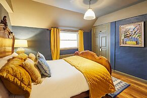 Host Stay The Little Townhouse