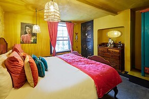 Host Stay The Little Townhouse
