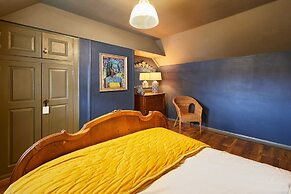 Host Stay The Little Townhouse