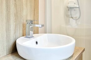 Host Stay Stone Beck Lodge