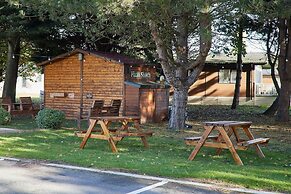Host Stay Teejay s Lodge