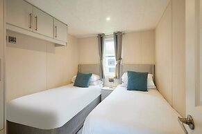 Host Stay Tarn Lodge
