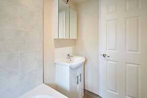 Host Stay Tarn Lodge