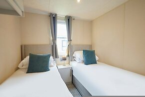 Host Stay Tarn Lodge