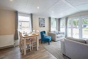 Host Stay Tarn Lodge