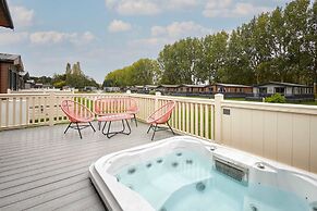 Host Stay Tarn Lodge