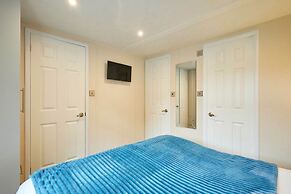 Host Stay Tarn Lodge